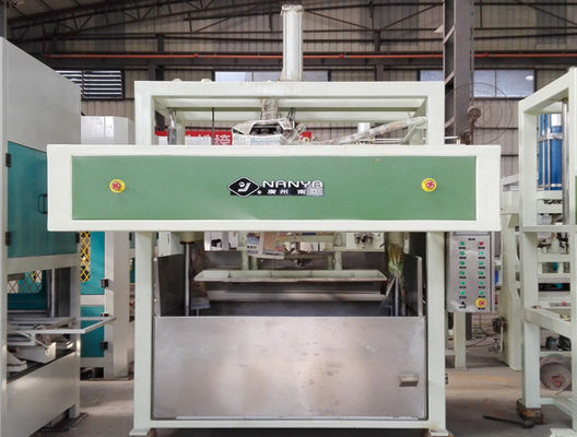 700 szt / h Maszyna do kartonu jałowego Formowanie tłokowe Typ 3-4 osób