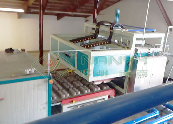 W pełni automatyczna maszyna do formowania mas pulpowych do wewnętrznych opakowań dla elektroniki przemysłowej / Maszyna do produkcji opakowań przemysłowych z masy celulozowej